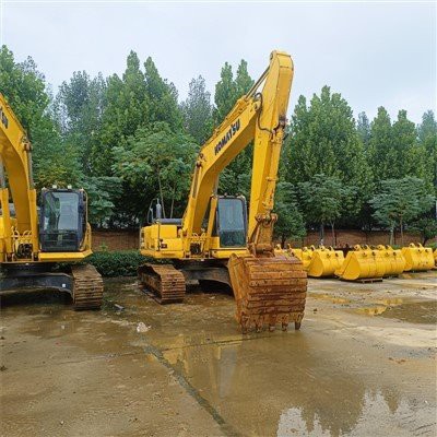 Използван верижен багер Komatsu 200